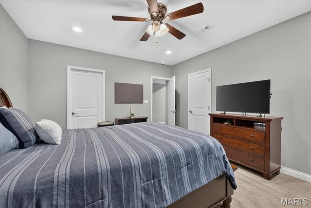 9818 Grandview Lake Court, Sunset Hills, MO 63127