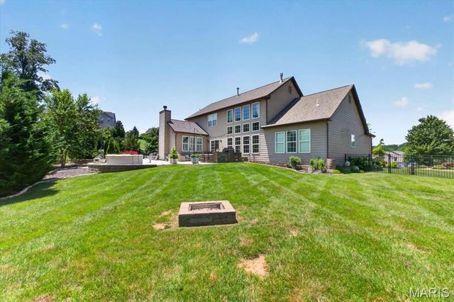 9818 Grandview Lake Court, Sunset Hills, MO 63127