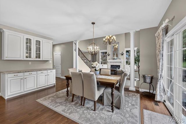 9818 Grandview Lake Court, Sunset Hills, MO 63127