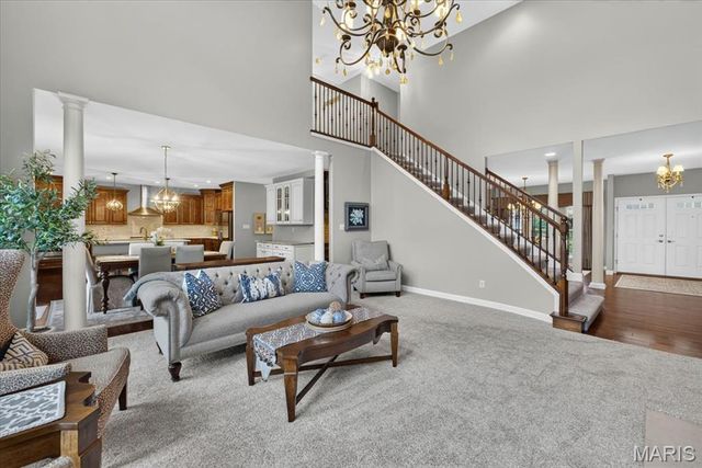 9818 Grandview Lake Court, Sunset Hills, MO 63127
