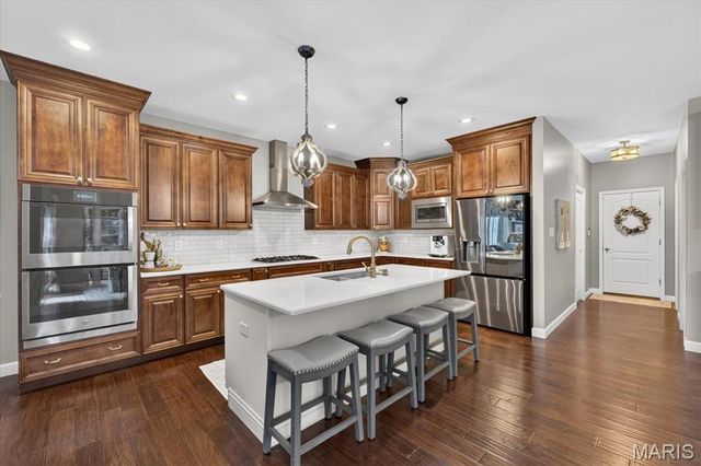 9818 Grandview Lake Court, Sunset Hills, MO 63127