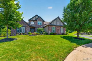 9818 Grandview Lake Court, Sunset Hills, MO 63127