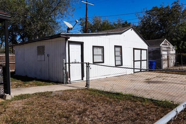 2746 Prescott St, Corpus Christi, TX 78404