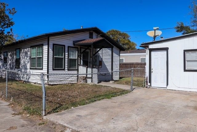 2746 Prescott St, Corpus Christi, TX 78404