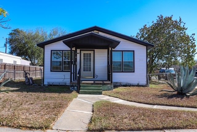 2746 Prescott St, Corpus Christi, TX 78404