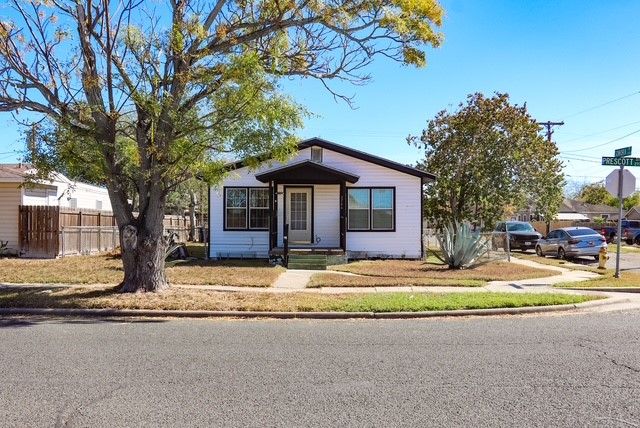 2746 Prescott St, Corpus Christi, TX 78404