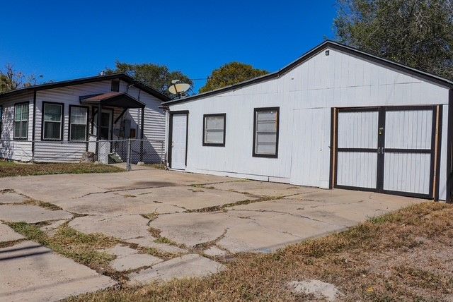 2746 Prescott St, Corpus Christi, TX 78404