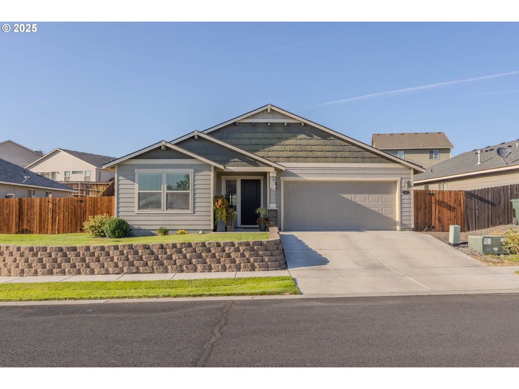 2317 Nw EUCALYPTUS Dr, Hermiston, OR 97838