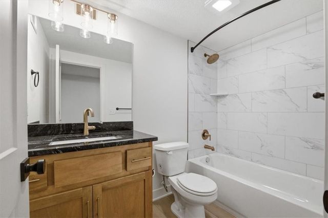 11802 E 231st Street, Peculiar, MO 64078