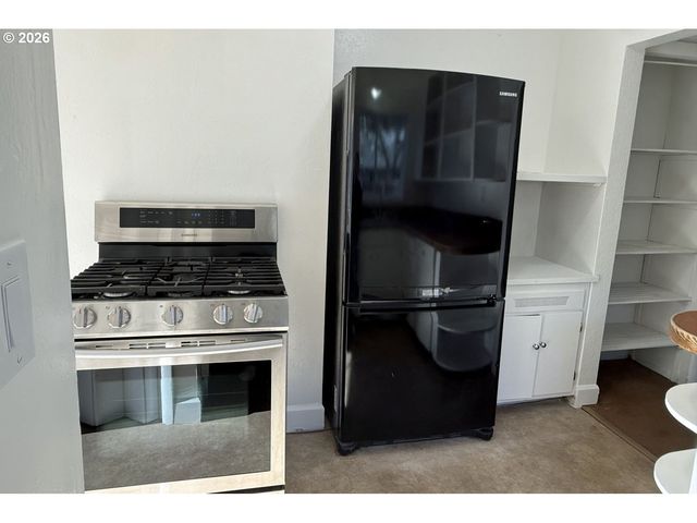 4733 E AMAZON Dr, Eugene, OR 97405