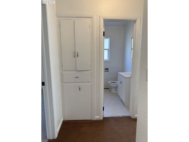 4733 E AMAZON Dr, Eugene, OR 97405