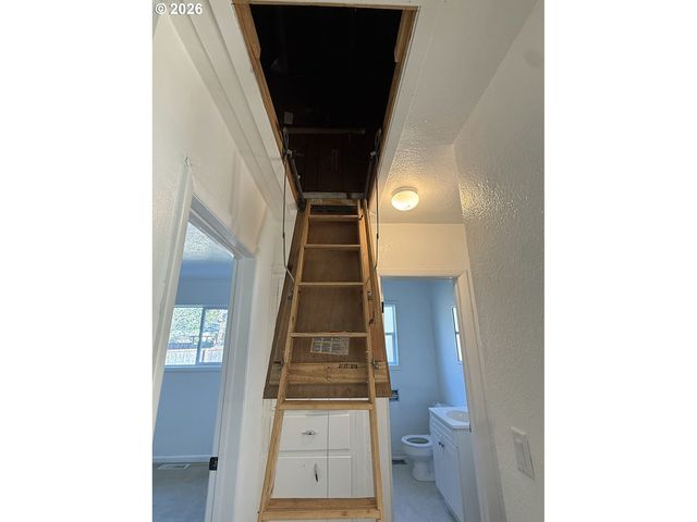 4733 E AMAZON Dr, Eugene, OR 97405