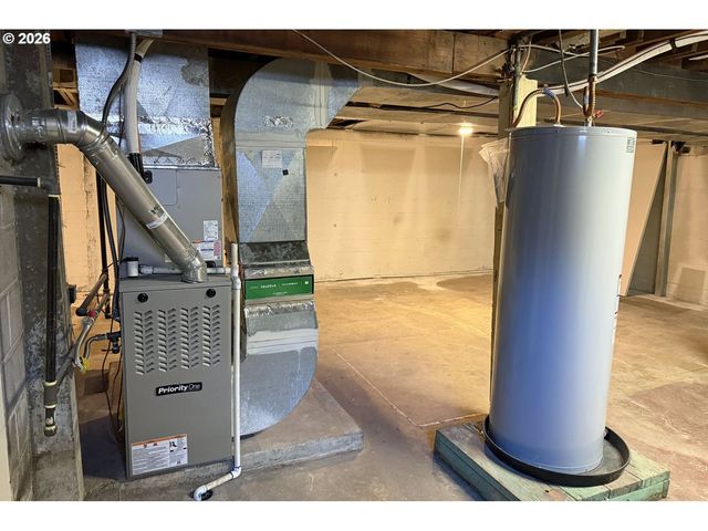 4733 E AMAZON Dr, Eugene, OR 97405