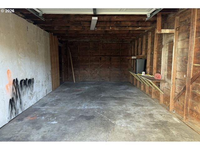 4733 E AMAZON Dr, Eugene, OR 97405