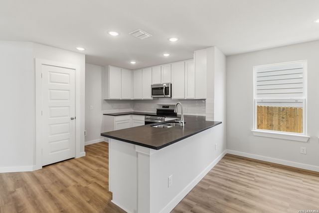 627 River Run Way, San Antonio, TX 78219