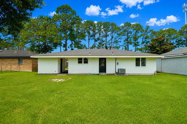 1213 Tetreau St, Thibodaux, LA 70301