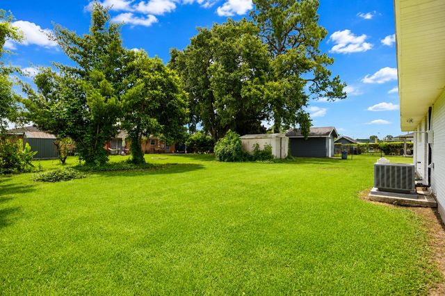 1213 Tetreau St, Thibodaux, LA 70301