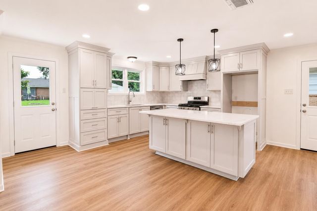 1213 Tetreau St, Thibodaux, LA 70301