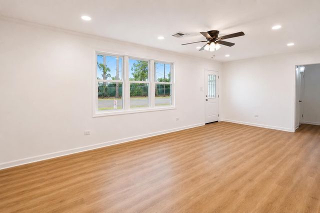 1213 Tetreau St, Thibodaux, LA 70301