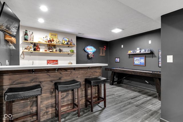 6255 Valleyview Drive, Fishers, IN 46038