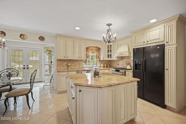6 Robbie Court, Morganville, NJ 07751