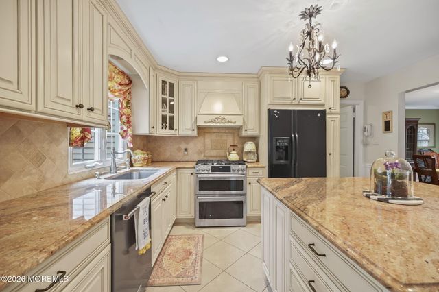 6 Robbie Court, Morganville, NJ 07751