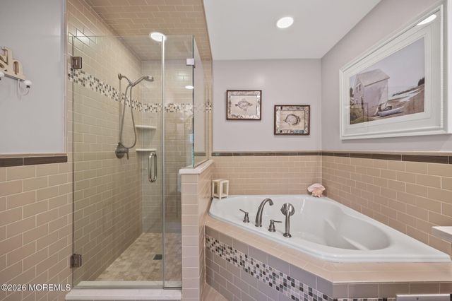 6 Robbie Court, Morganville, NJ 07751