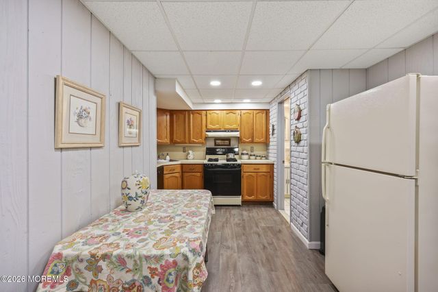 6 Robbie Court, Morganville, NJ 07751