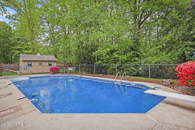 6 Robbie Court, Morganville, NJ 07751