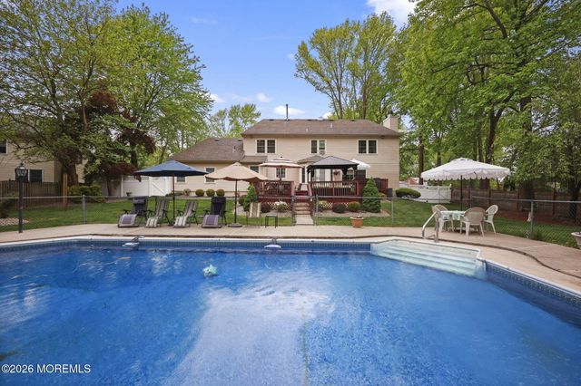 6 Robbie Court, Morganville, NJ 07751