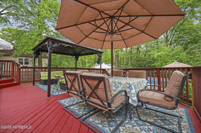 6 Robbie Court, Morganville, NJ 07751