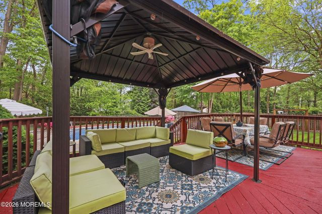 6 Robbie Court, Morganville, NJ 07751