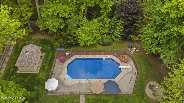 6 Robbie Court, Morganville, NJ 07751