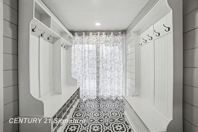 611 Sandow Road, Midland, MI 48640