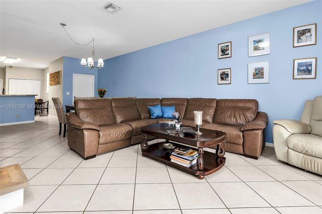 3892 Tree Top Drive, Weston, FL 33332