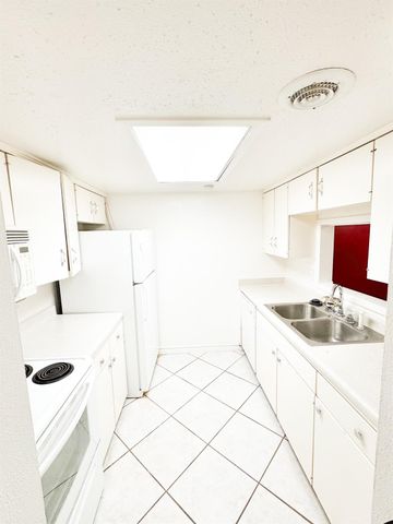 12633 Memorial Drive 4, Houston, TX 77024