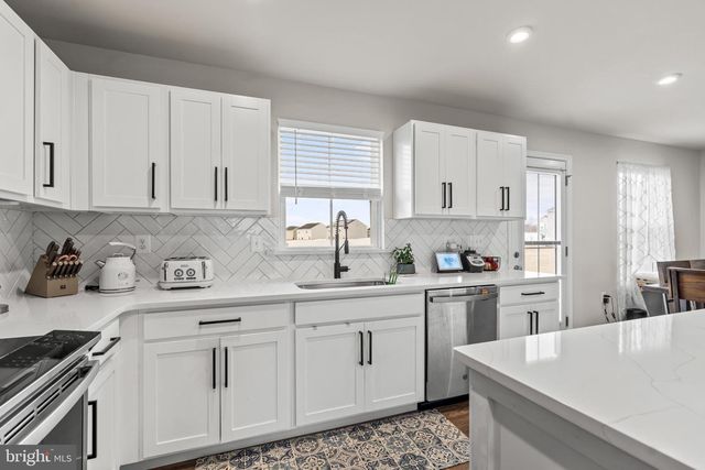 121 SWITCHGRASS CT, Bunker Hill, WV 25413