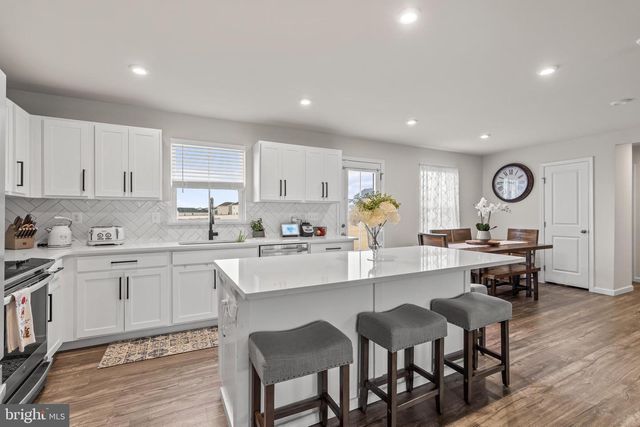 121 SWITCHGRASS CT, Bunker Hill, WV 25413