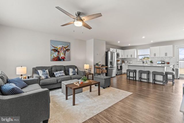 121 SWITCHGRASS CT, Bunker Hill, WV 25413