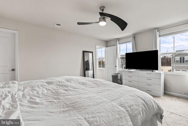 121 SWITCHGRASS CT, Bunker Hill, WV 25413