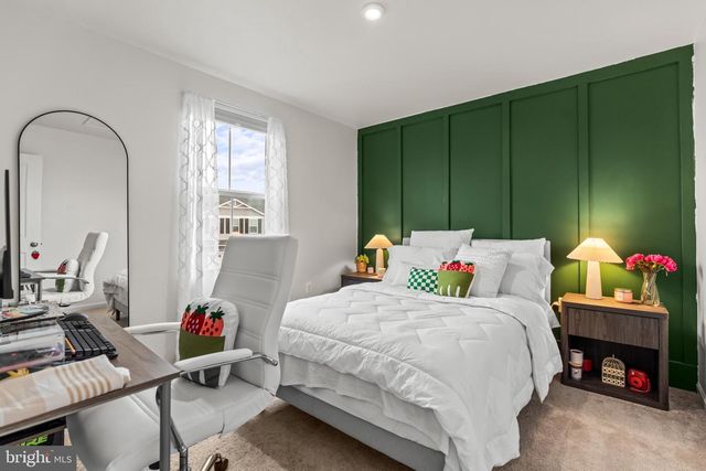 121 SWITCHGRASS CT, Bunker Hill, WV 25413