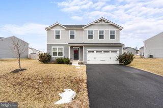 121 SWITCHGRASS CT, Bunker Hill, WV 25413