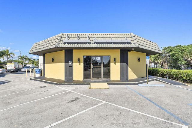 888 E Coast Avenue, Lantana, FL 33462
