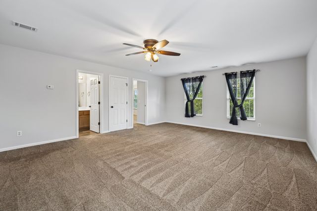 121 Cavalier Dr, Hendersonville, TN 37075