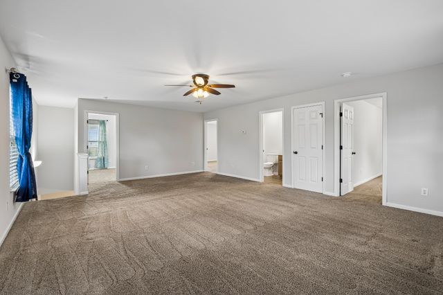 121 Cavalier Dr, Hendersonville, TN 37075