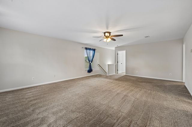121 Cavalier Dr, Hendersonville, TN 37075
