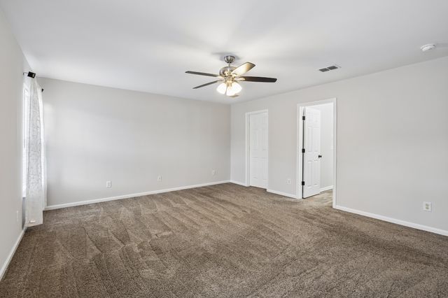 121 Cavalier Dr, Hendersonville, TN 37075