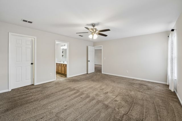 121 Cavalier Dr, Hendersonville, TN 37075