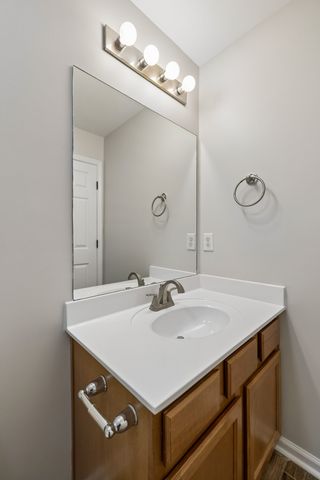 121 Cavalier Dr, Hendersonville, TN 37075