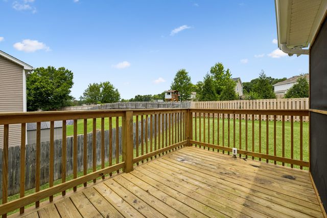 121 Cavalier Dr, Hendersonville, TN 37075